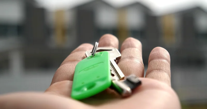 Peut-on louer son premier achat immobilier ? La vraie réponse